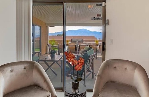 Desert Hot Springs House | Alta Loma Desert Retreat