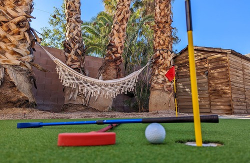 Green Valley North House | Amazing 5 BDR, Resort Style Pool w/Heater and Games.