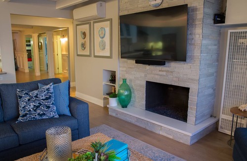 Leucadia House | Amazing Beachfront Home; Oceanfront in Encinitas, CA w/ lots of Outdoor Space