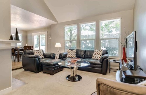 Cottonwood Heights Condo | Amazing Mtn Location *Hot Tub *Fireplace *Foosball