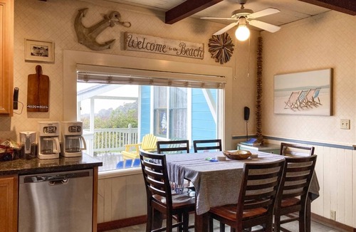 Fort Bragg House | Annie`s Beach House - A historic and cozy rental just minutes away from the beach!
