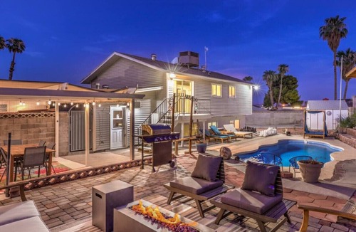 Paradise House | Arcade Lounge, Pool, Spa, Billiards, Dog Friendly