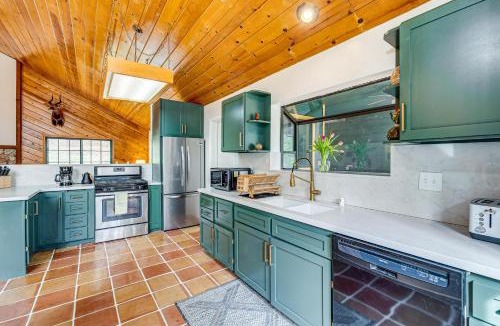 Cedar Ridge House | Arts, History & Adventure! Gold Country Getaway