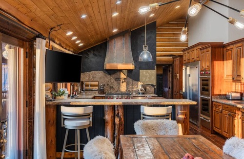 Silver Summit Apartment | Aspen Bliss | Luxury Mountain Estate | Hot Tub, Sauna & Sleeps 20