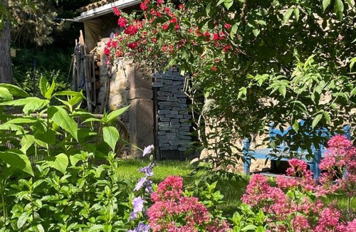Larajasse House | Authentic & charming dans les Monts du Lyonnais, animaux acceptés