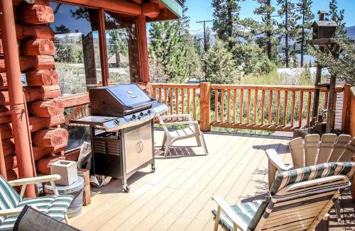 Fawnskin House | Authentic Pet-Friendly Cabin Retreat Nestled Among the Pines