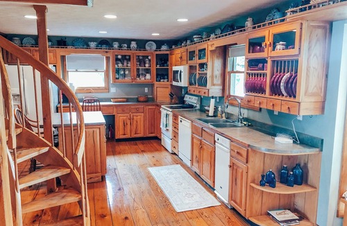 Winston House | Authentic, Rustic, Historic Log Cabin