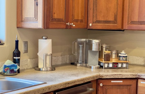 Zion National Park South Entrance Apartment | Avail 4th of July! Big Patio, BBQ & outdoor dining. Walkable, right downtown!