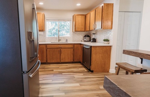 Pinetop-Lakeside House | Available PIONEER DAYS - Open July 20-24th! Cabin with Hot Tub and Private Pond