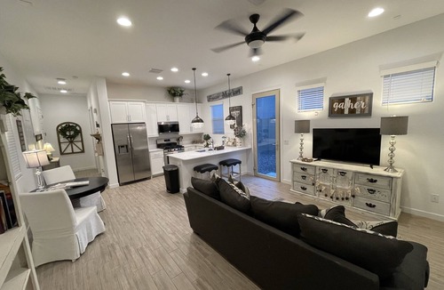 Buckeye House | AZ SUNSHINE CASITA-25 min to Airport~CLEAN~PRIVATE 1B&1B-Outdoor Space-BBQ-Golf
