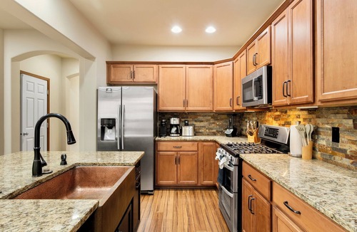 North Creek House | B17: Aura Villa: Fenced, central