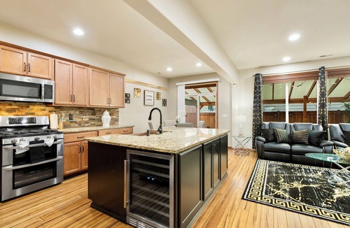 North Creek House | B17: Aura Villa: Fenced, central