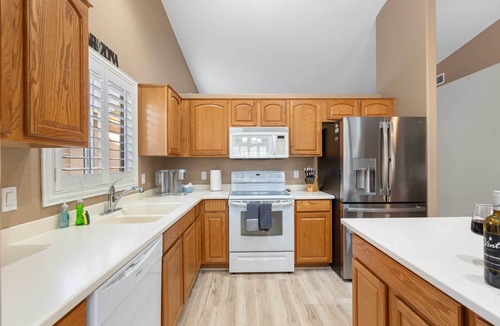 Castlegate House | Backyard Oasis! Group-Friendly San Tan Valley Home