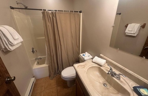 Edray Apartment | Base Mountain Studio with Winter Shuttle to/from Snowshoe Village