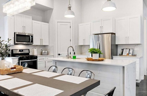 Hurricane House | Baxter: Pet Friendly + Private Pool/Hot Tub + Golf