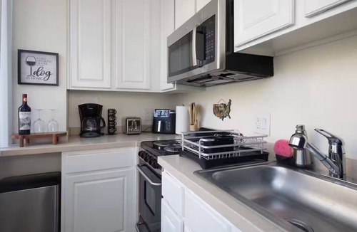 Downtown Apartment | Beach-Close Santa Monica - Prime Location