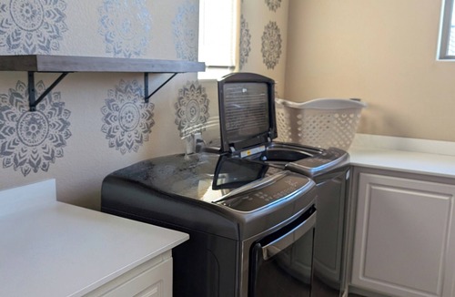 Calico Ridge House | Beautiful 3 bedroom 2.5 bath home in guard gated golf course community.