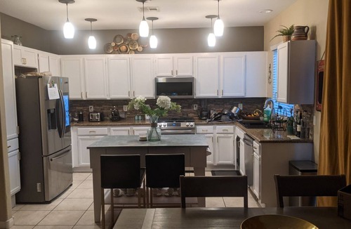 Enterprise House | Beautiful 4br /10min Airport, Strip, Raiders Stadium - Parking