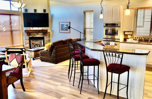 Kimball Junction House | Beautiful 4BR Bear Hollow house with private hot tub and views!