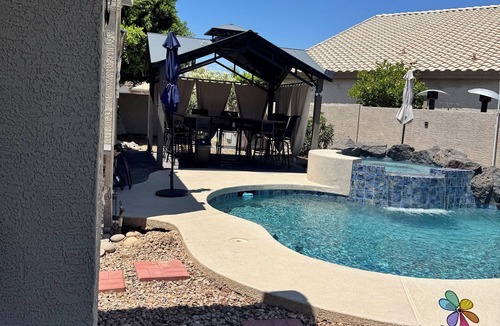 Arrowhead Lakes House | Beautiful Arrowhead Lakes Spacious 4-bed in charming Glendale with WiFi, AC