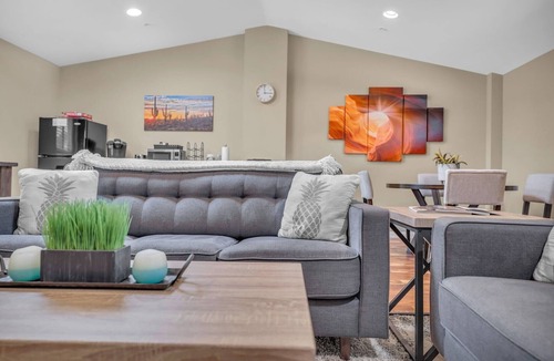 Sundown Ranchos House | Beautiful, Clean & Spacious Detached Guesthouse in Scottsdale - On Over an Acre!