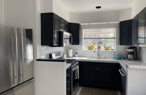 Mid-Wilshire House | Beautiful Duplex in the Heart of LA
