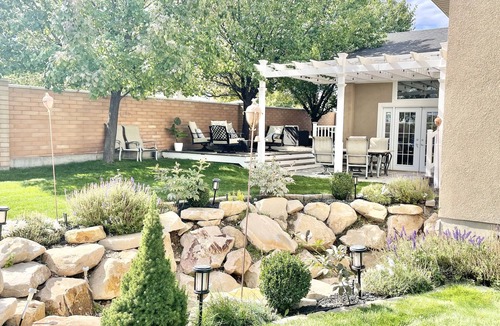 South Jordan House | Beautiful home, completely update, 6 bedrooms, 3.5 bathrooms and much more…