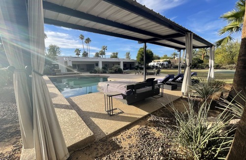 Paradise Valley Village Villa | Beautiful Home on 1 acre lot facing the golf course in Scottsdale