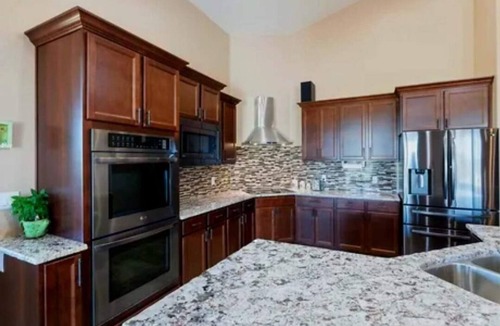 Apple Valley House | Beautiful home with spectacular views of the red cliffs. Minutes to Zion park