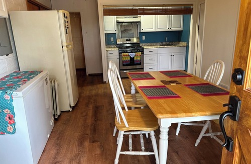 Rough and Ready Apartment | Beautiful large 850sq ft 1 - 2 bedroom apt at end of road in Rough and Ready