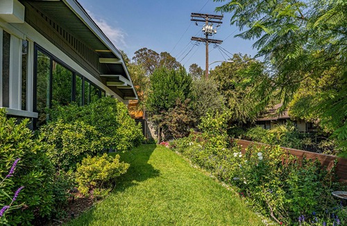 Hollywood Heights House | Beautiful Newly Remodeled Craftsman Home in Hollywood