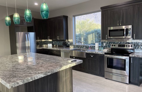 Apache Junction House | Beautiful oasis with 40' negative edge pool, swim up bar, hiking in Super. Mtns.
