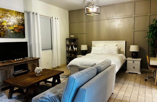 Palm Valley House | Beautiful Private Casita/Guesthouse w/Kitchen, Access to Pool/Spa