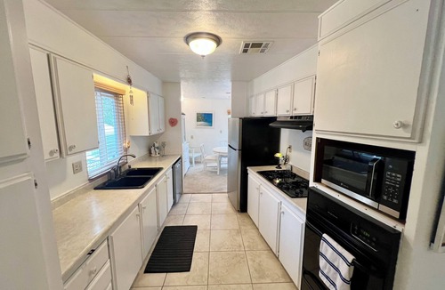 Agoura Hills House | Beautiful, Quiet Mountain View 2-bedroom mobile-home in majestic Agoura Hills