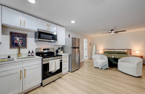 McNeil Estates Apartment | Beautiful Studio Casita in Las Vegas, close to Everything!