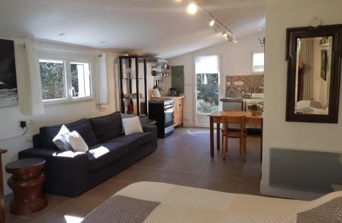 Lanet House | Beautiful studio surrounded by nature