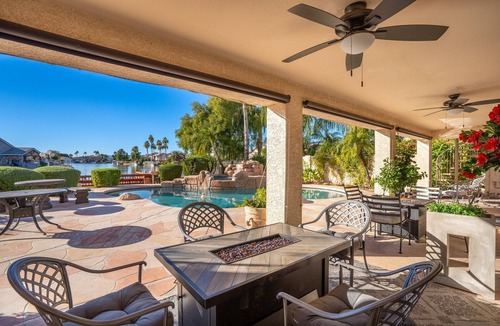 Hamilton Garden Lakes House | Beautiful sunset Lakehouse with with amazing views and heated pool and jacuzzi !