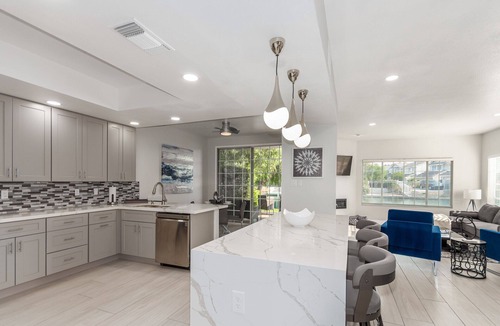 Harbor Point Villa | Beautiful Waterfront Villa in Gilbert