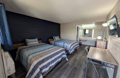 Globe Hotel | Belle-Aire Motel