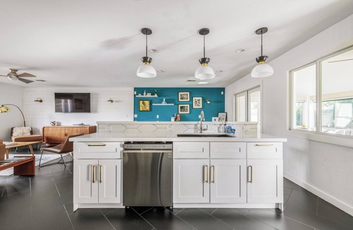 Park Scottsdale Four House | Bello Grove | Old Town w/Pool, Putting Green, Pinball & Games