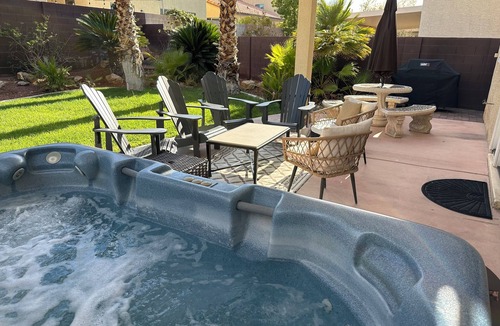 Silverado Ranch House | Best Kept Secret! 4 King Beds ·Hot Tub · 9ft Pool Table · 5 Min to South Point