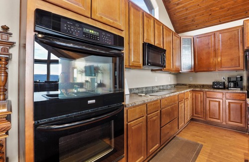 Pine Cabin | BEST VIEWS IN PINE! EARLY/LAST MINUTE/APP & MEMBER PROMOTIONS, BOOK TODAY!