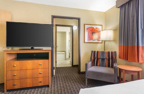 Thunderbird Industrial Airpark Hotel | Best Western Plus Scottsdale Thunderbird Suites