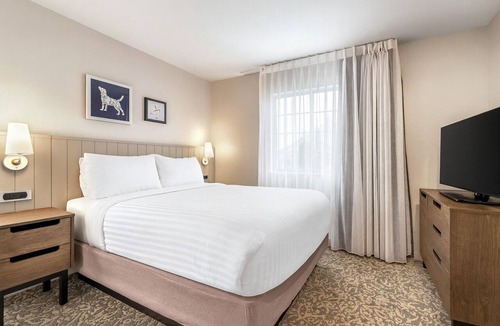 Torrance Hotel | Better Choice for your Vacation! 3 Comfortable Units with Free Breakfast