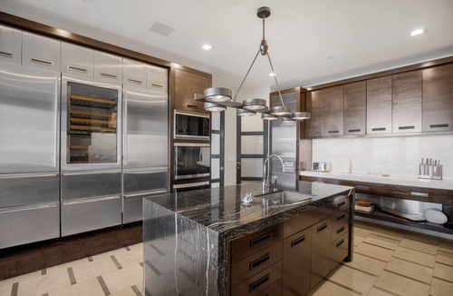 Beverly Hills House | Beverly Crest: Ultra-Private BH Retreat w/Infinity Pool & Skyline Vistas