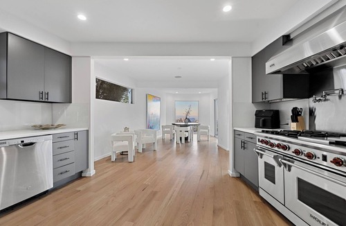 Beverly Glen House | Beverly Hills View Estate - JETLINER VIEWS, POOL & SPA, PRIVATE & GATED
