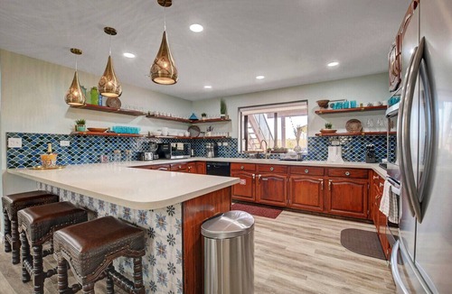 North Las Vegas House | Big Compound | Pool + Hot Tub| Game Room|Sleeps 16