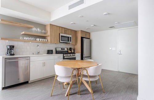 Downtown Berkeley Apartment | Blueground | Downtown Berkeley, rooftop, nr UC Berkeley