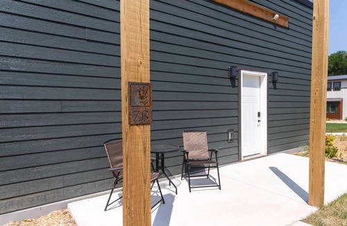 Decorah Villa | Bluffside Gardens Maple Series Unit 7B - Pet Friendly