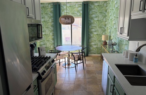 Baristo Apartment | Boho Fab! New Listing & Remodeled Palm Springs Townhouse 2 bedrooms 2.5 baths